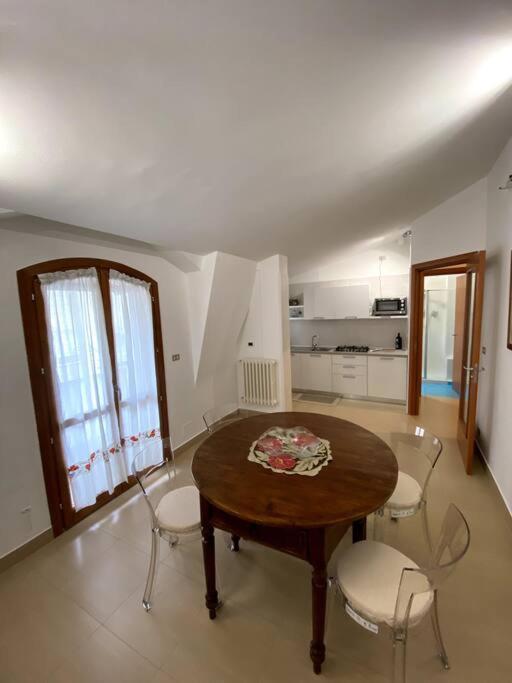 Sunny Home:Palo Del Colle Buitenkant foto