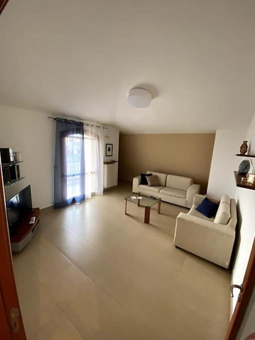Sunny Home:Palo Del Colle Buitenkant foto
